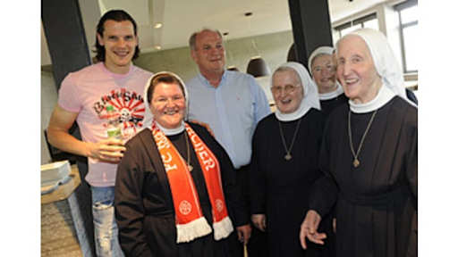 schwestern_fcb_150409_05