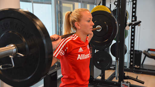 2-frauenfitness_fcb_210218