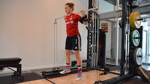 13-frauenfitness_fcb_210218