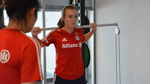 14-frauenfitness_fcb_210218