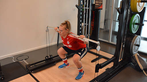 11-frauenfitness_fcb_210218