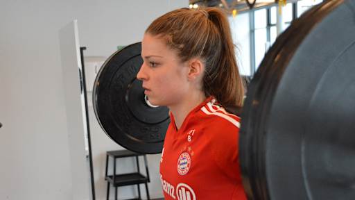 6-frauenfitness_fcb_210218