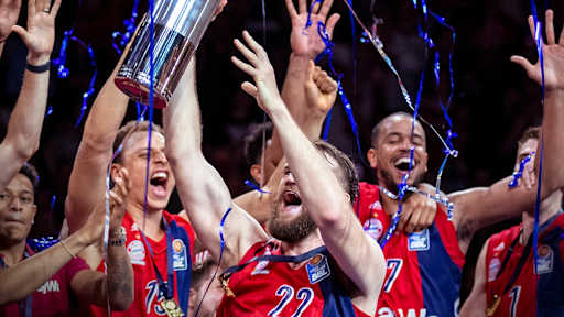 barthel-trophy_champions2019_fcbb_ceirich_1zu1