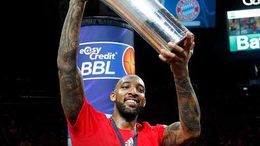 williams-trophy_champions2019_fcbb_crauchensteiner_1zu1