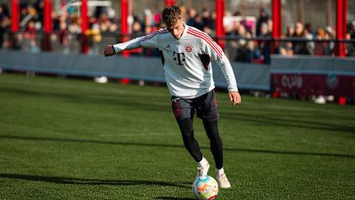 10-oeffentliches-training-fcbayern-221106-mel