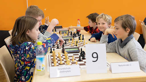 F23-RgR-Team_w23312_085