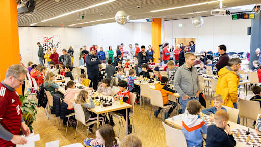 F23-RgR-Team_w23312_195