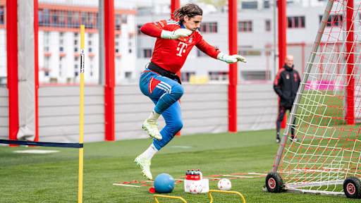 03-training-fcbayern-230426-mel