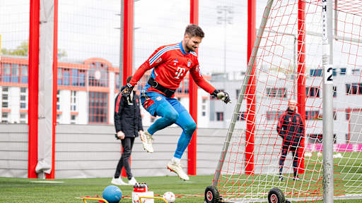 04-training-fcbayern-230426-mel