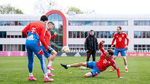 08-training-fcbayern-230426-mel