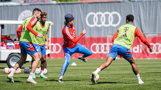 05-fcbayern-training-230504-mel