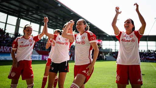 Group_Jubel_FCBayern-TurbinePotsdam-FrauenBL_230528_B3_3988