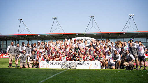 Mannschaftsbild_Finale_FCBayern-TurbinePotsdam-FrauenBL_230528_B3_4763