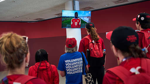 15-allianz-arena-delegationen-special-olympics-230613-mel