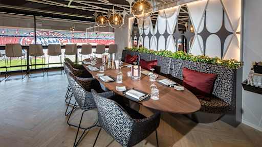 Ebene_5_H%C3%BClsta_Lounge_2