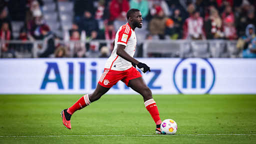 Dayot Upamecano beim Bundesliga-Spiel des FC Bayern in der Allianz Arena