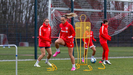 FC Bayern Frauen in Vorbereitung auf das Topspiel gegen die TSG Hoffenheim