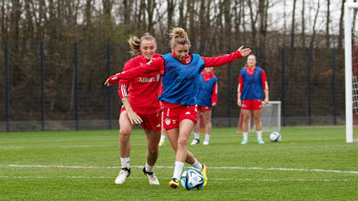 Georgia Stanway und Linda Dallmann von den FC Bayern Frauen