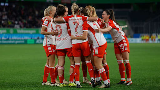 FC Bayern Women celebrate at VfL Wolfsburg