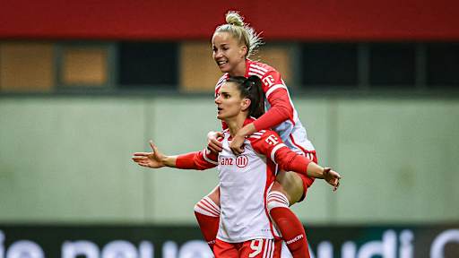 Jovana Damnjanović, Giulia Gwinn, FC Bayern Werder Bremen