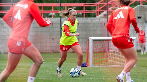 Georgia Stanway im Training der FC Bayern Frauen