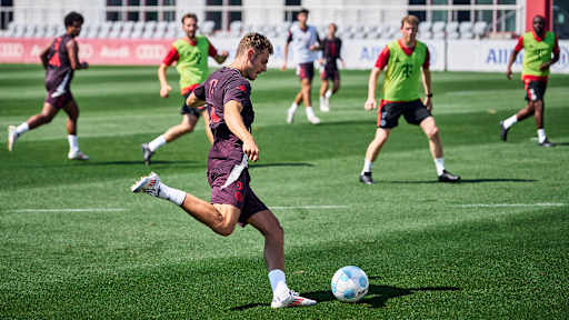 01-fcbayern-training-240813
