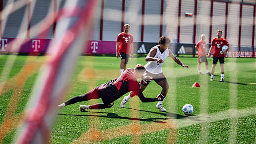 02-fcbayern-training-240813