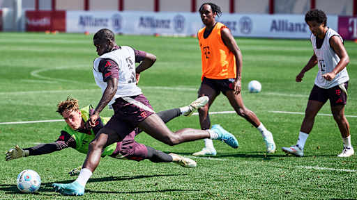 04-fcbayern-training-240813