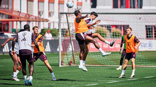 06-fcbayern-training-240813