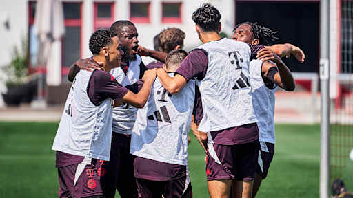 09-fcbayern-training-240813