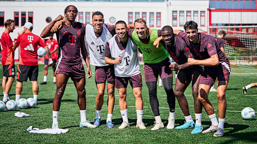 10-fcbayern-training-240813