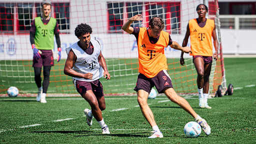 19-fcbayern-training-240813