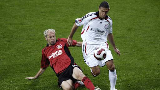 Martin Demichelis del FC Bayern en el partido contra el Bayer 04 Leverkusen en 2007