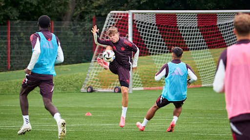 Maximilian Wagner im Training der FC Bayern Amateure vor dem Regionalliga-Spiel gegen den FC Eintracht Bamberg 2010.