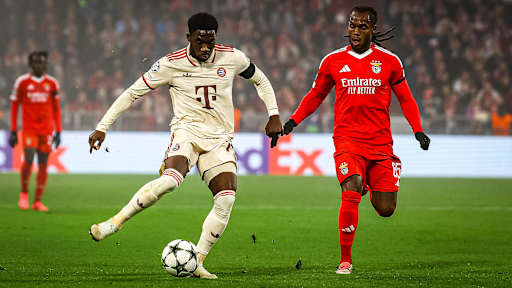 Szene der Partie FC Bayern - Benfica Lissabon in der Champions League