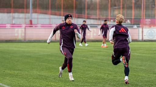 Steve Breitkreuz sprintet im Training der FC Bayern Amateure vor dem Regionalliga-Spiel gegen Viktoria Aschaffenburg.