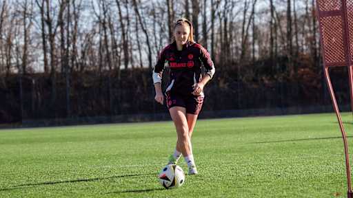 Georgia Stanway im Training der FC Bayern Frauen vor dem Duell gegen SGS Essen.