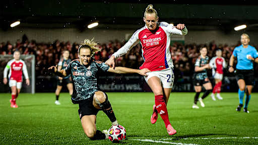 Magdalena Eriksson, im Auswärtsspiel der FC Bayern Frauen beim FC Arsenal