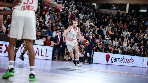 Niels Giffey und der FC Bayern Basketball wollen in Mailand den dritten Auswärtssieg der Saison holen.