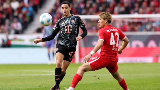Spielszene aus dem Bundesliga-Duell SC Freiburg vs. FC Bayern