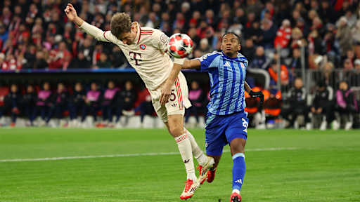 Thomas Müller köpft das 1:0 des FC Bayern im Champions League-Spiel gegen Slovan Bratislava