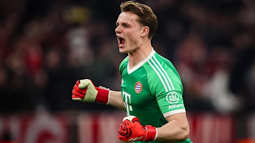 Jonas Urbig fc bayern Leverkusen