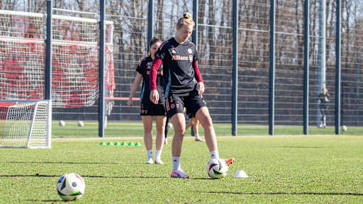 Carolin Simon FC Bayern Women Training