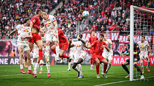 Eric Dier erzielt den Anschlusstreffer per Kopf im Gastspiel des FC Bayern in Leipzig