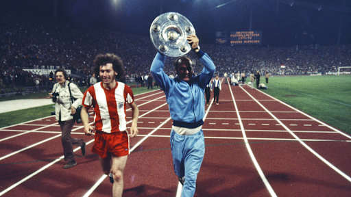 1972: Matchday 34 – The final day of the 1971/72 season was essentially a one-off final as leaders Bayern hosted second-placed Schalke. FCB won 5-1 in the first official match at the Olympiastadion to be crowned champions for a third time.