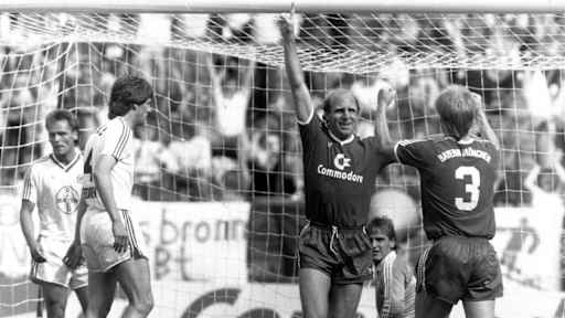1987: Matchday 32 – A 2-2 draw with Bayer Uerdingen was enough to wrap up the title in 1986/87 as rivals Hamburg were also held to a 3-3 draw at Nürnberg.
