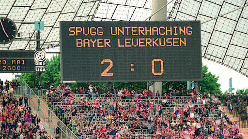 2000: Matchday 34 – Bayern wrapped up a 3-1 victory at home to Werder Bremen thanks to three goals in the first 16 minutes on the final day. But the real credit for this title went to neighbours Unterhaching, who hosted pre-matchday leaders Bayer Leverkusen and won 2-0 to allow Bayern to leapfrog the Werkself at the death and claim their 16th title.