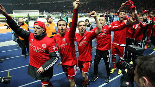 2014: Matchday 27 – Bayern secured the earliest title in history in 2013/14 as a 3-1 win in Berlin wrapped it all up after only 27 games. The gap by that stage was 25 points over Dortmund. Players were still wearing winter coats as they danced around the Olympiastadion.