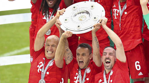 2019: Matchday 34 – Emotions were running high on the final day of 2018/19 as Arjen Robben, Rafinha and Franck Ribery all said goodbye to Bayern with a 5-1 win at home to Eintracht Frankfurt, keeping their beloved club ahead of Borussia Dortmund to claim the title once again.