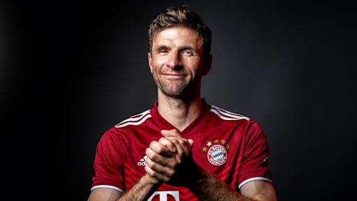 Thomas Müller klatscht in die Hände